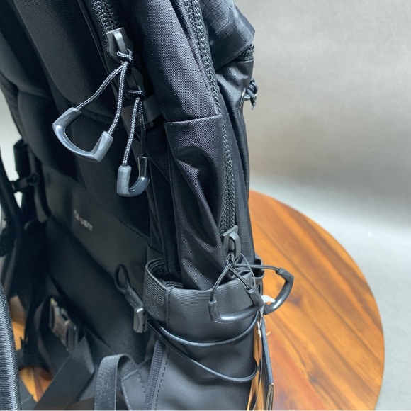 The North Face Borealis Backpack Men's Black Travel Day Pack Bag - Picture 7 of 16